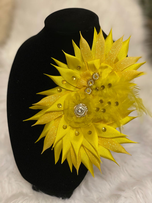 Yellow oversized brooch